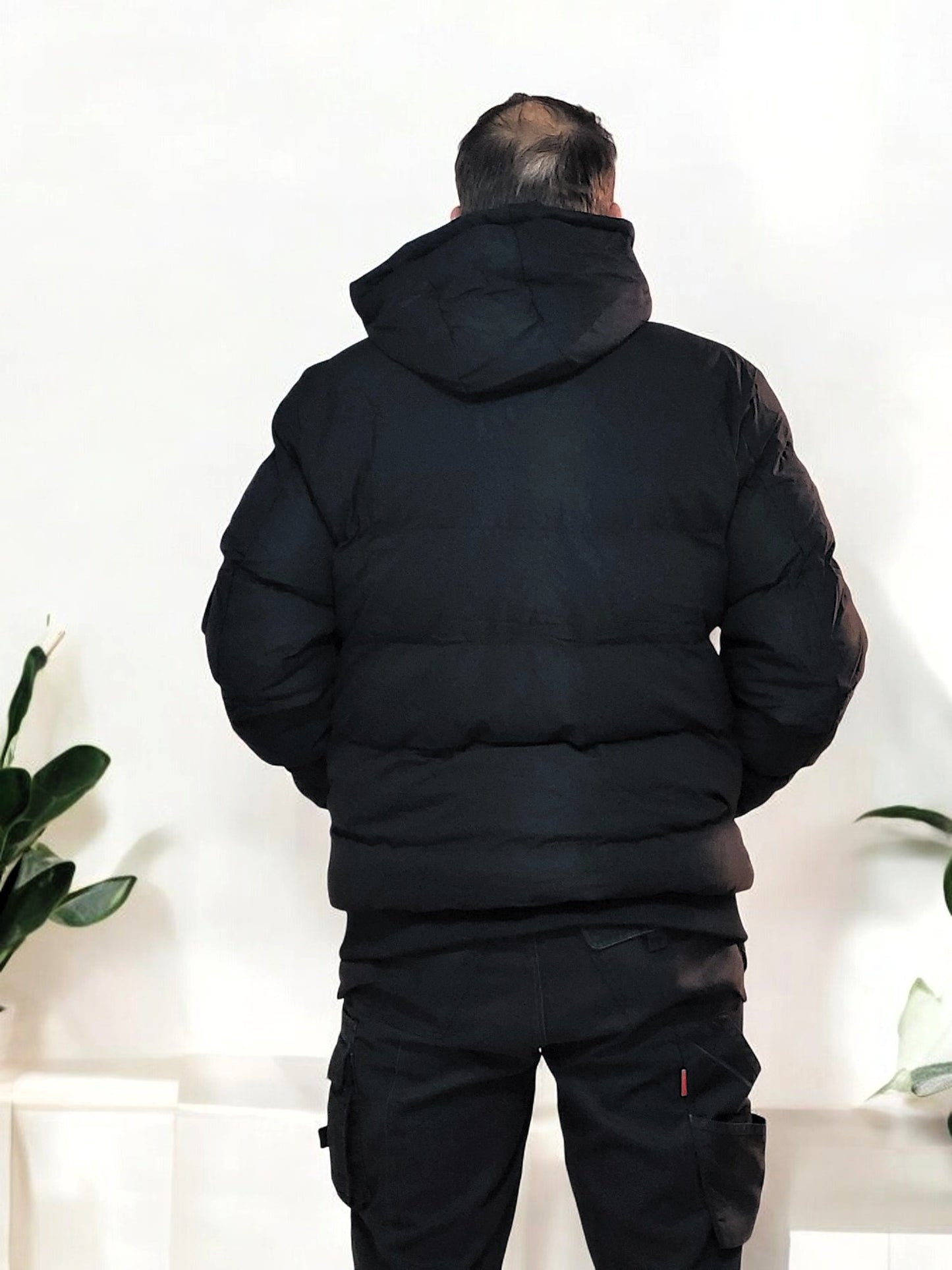 Winterjacke mit Highlights und abnehmbarer Kapuze schwarz in versch. Größen