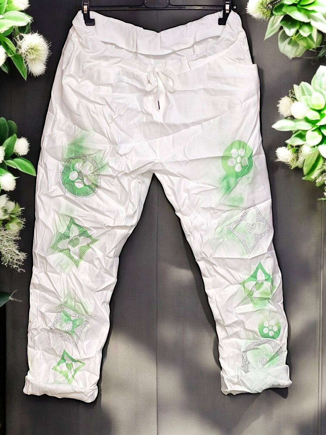 🌟 Stylische Jogpant mit Strassdetails 🌟 Gr. 48 - 52 in versch. Farben