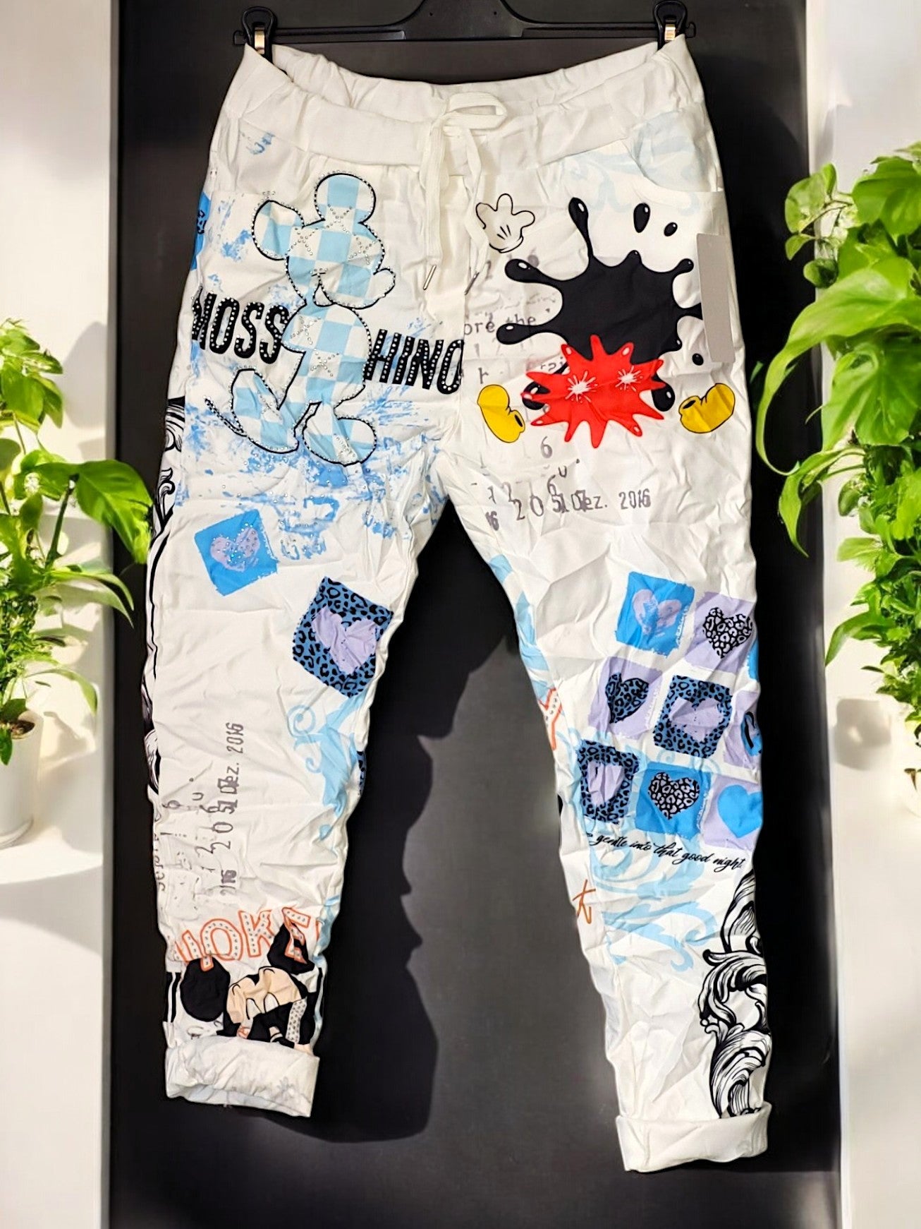 🌟👖 Trendige Motiv-Jogpant mit stylischem Strass | 4 Farben | Gr. 36-42 👖🌟
