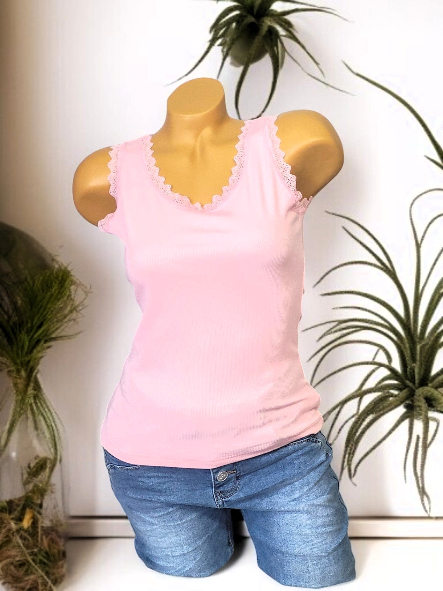 🌸✨ Elegantes Top mit zarter Spitze | Onesize Gr. 36-42 | 16 traumhafte Farben 🌷💕