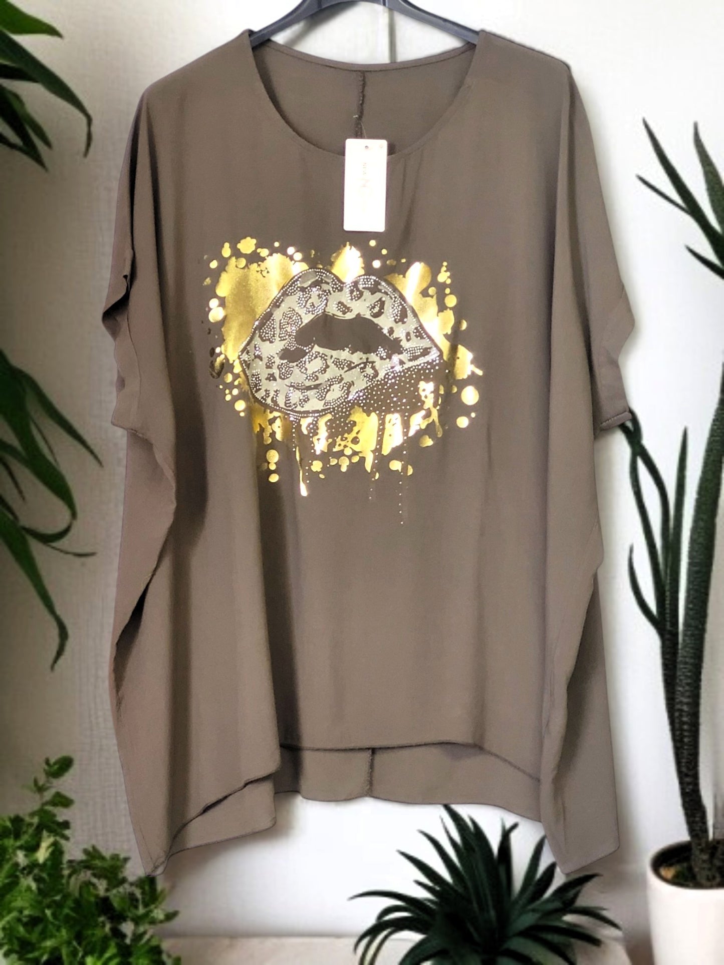 💋 Oversize-Shirt „Mund“ mit Strass – 7 Farben – passend für Gr. 44–48 ✨