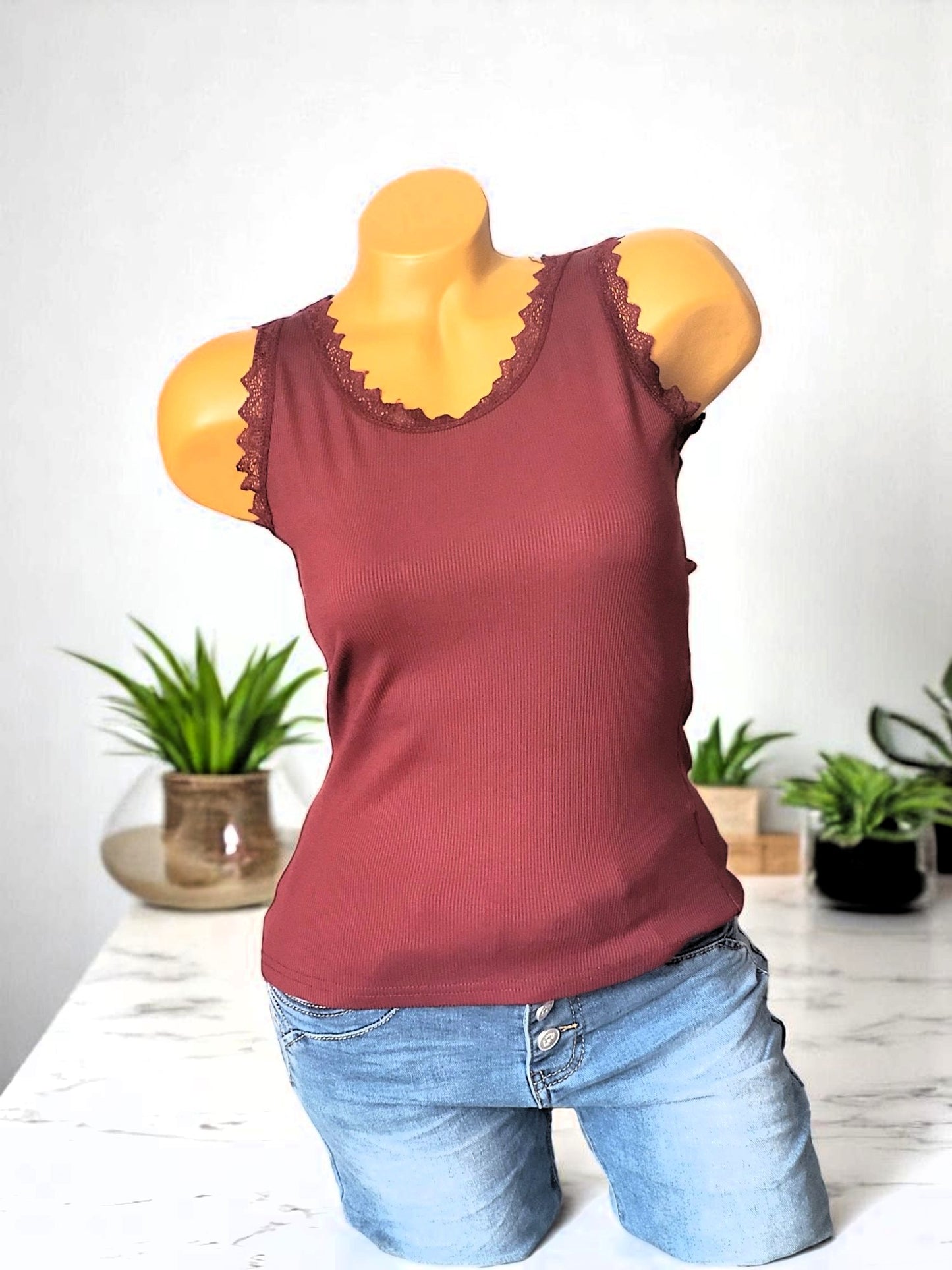🌸✨ Elegantes Top mit zarter Spitze | Onesize Gr. 36-42 | 16 traumhafte Farben 🌷💕