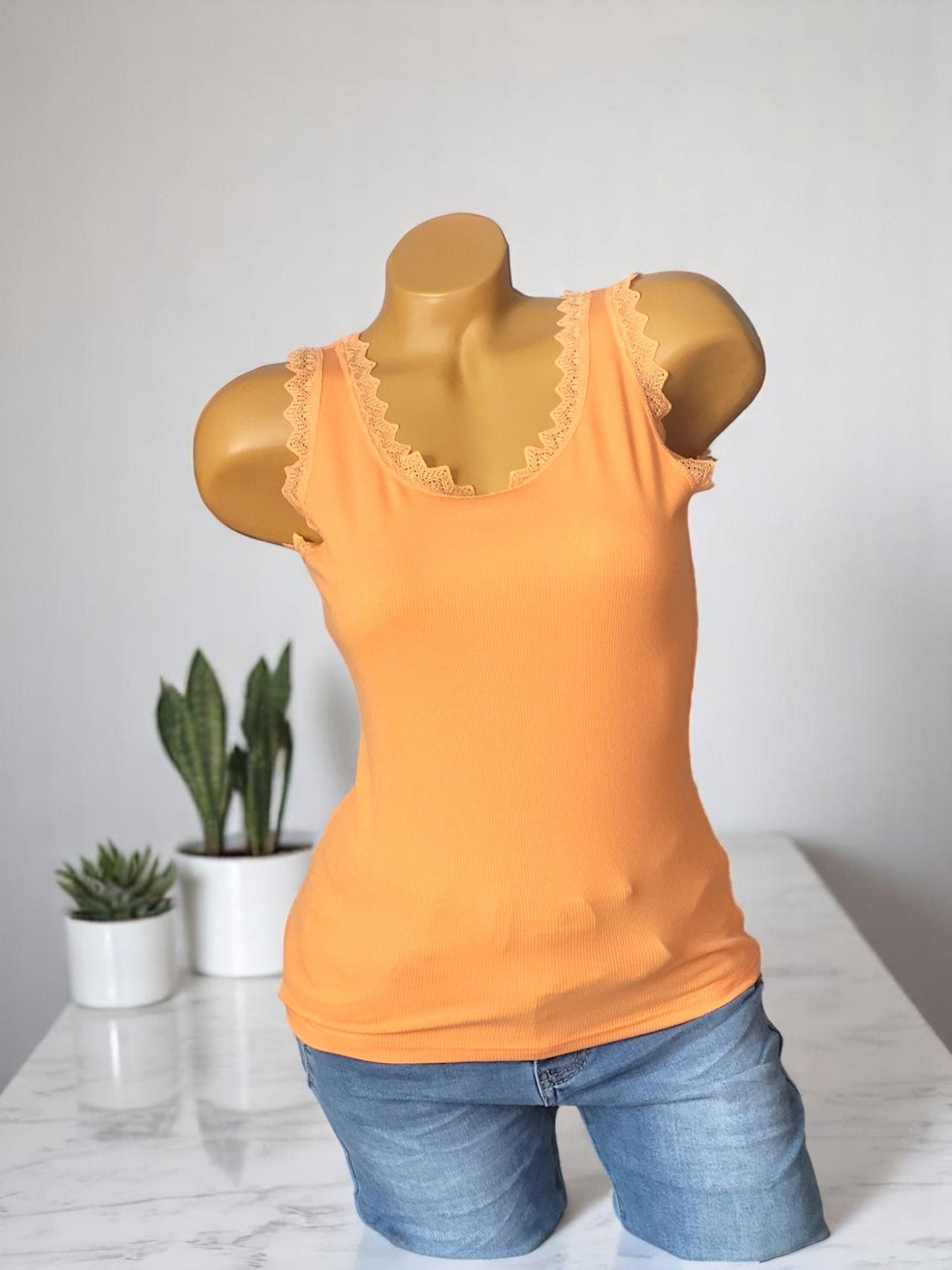 🌸✨ Elegantes Top mit zarter Spitze | Onesize Gr. 36-42 | 16 traumhafte Farben 🌷💕