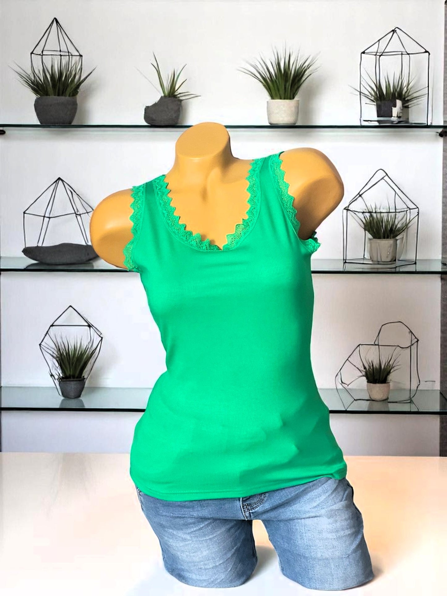 🌸✨ Elegantes Top mit zarter Spitze | Onesize Gr. 36-42 | 16 traumhafte Farben 🌷💕