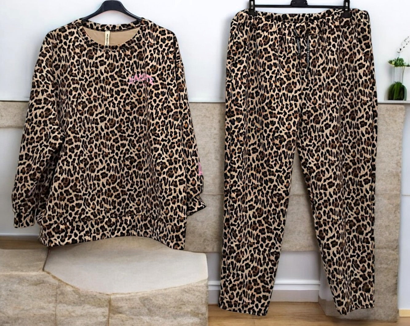 ✨ Vorbestellung – Sweatshirt „Namaste“ 🐆 | Gr. 48-52 | 2 Farben 🌟