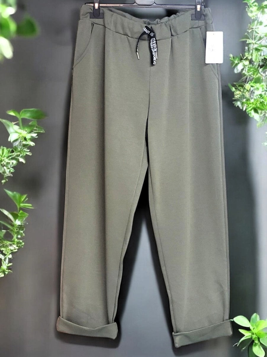 Trendige Hose mit perfektem Tragekomfort Gr. 46-52 in versch. Farben