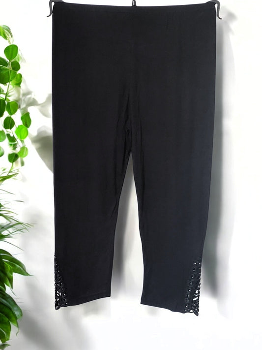 Capri-Leggings mit Strass & Spitze – Blickfang & Komfort in Einem! ✨🖤